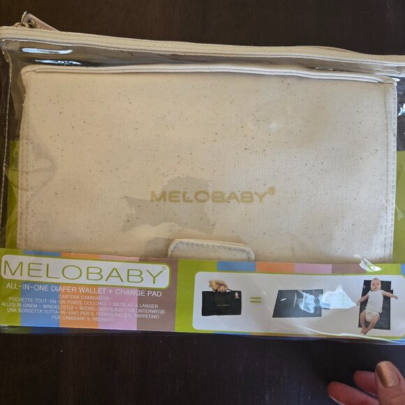 MeloBaby All-In-One Diaper Wallet + Changing Pad - Picture 1 of 4